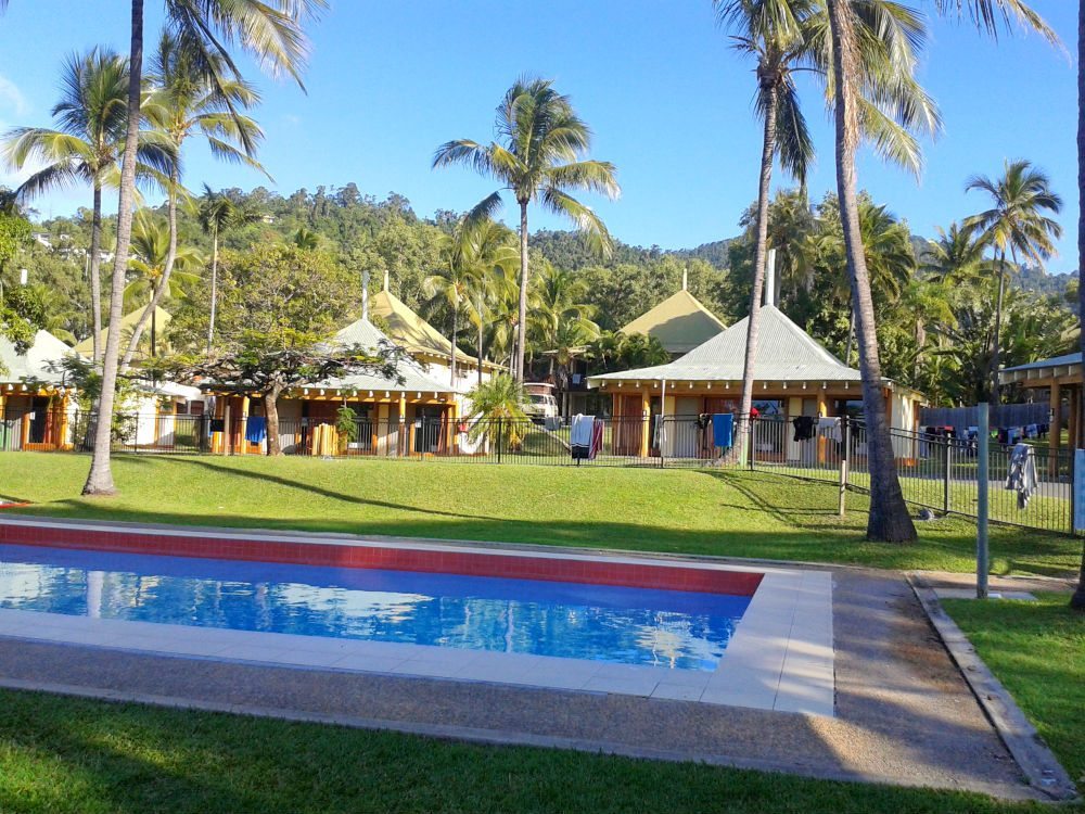 airlie beach hostel