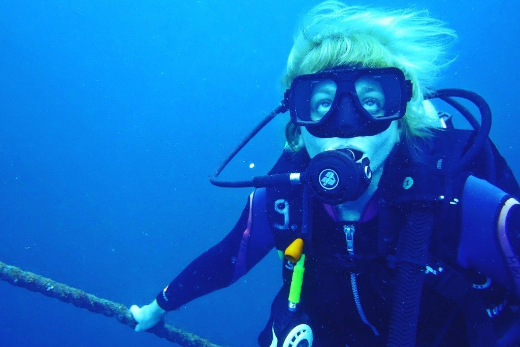 Alice Diving