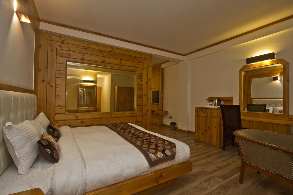 The Whispering Inn By Vivaan, Club House Road, Manali