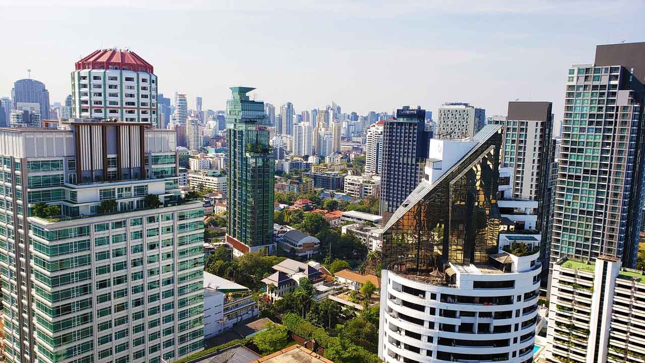 bangkok thong lor sukhumvit skyline